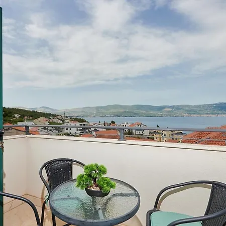 Clementin شقة سلاتين