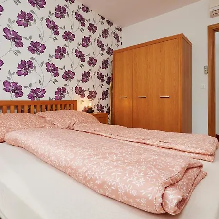 شقة Clementin سلاتين